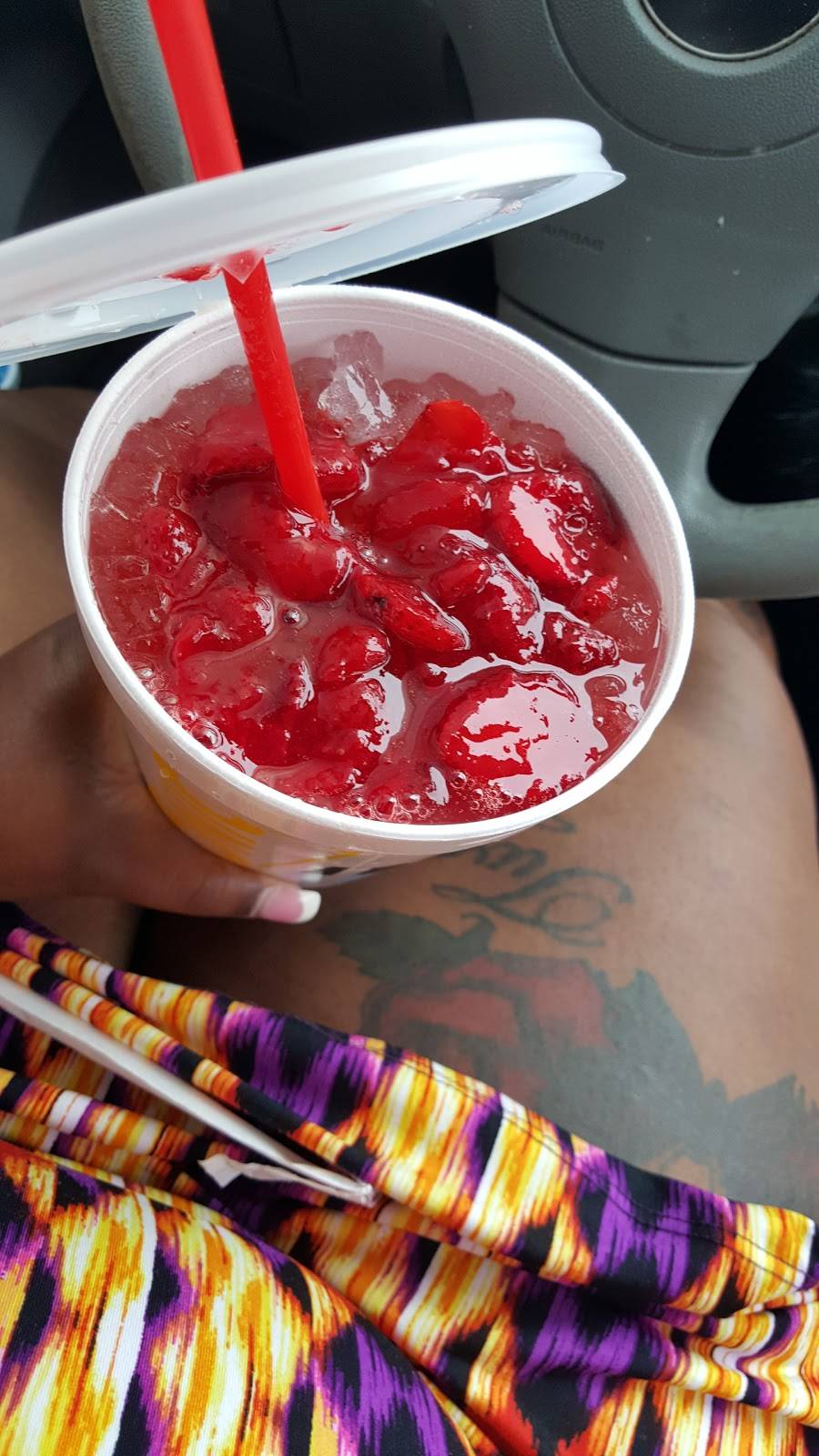 Sonic Drive-In | restaurant | 2412 S Zang Blvd, Dallas, TX 75224, USA | 2149462977 OR +1 214-946-2977