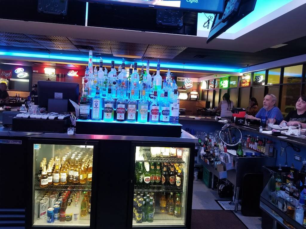 Famous Sams | restaurant | 1970 W River Rd, Tucson, AZ 85704, USA | 5202920492 OR +1 520-292-0492