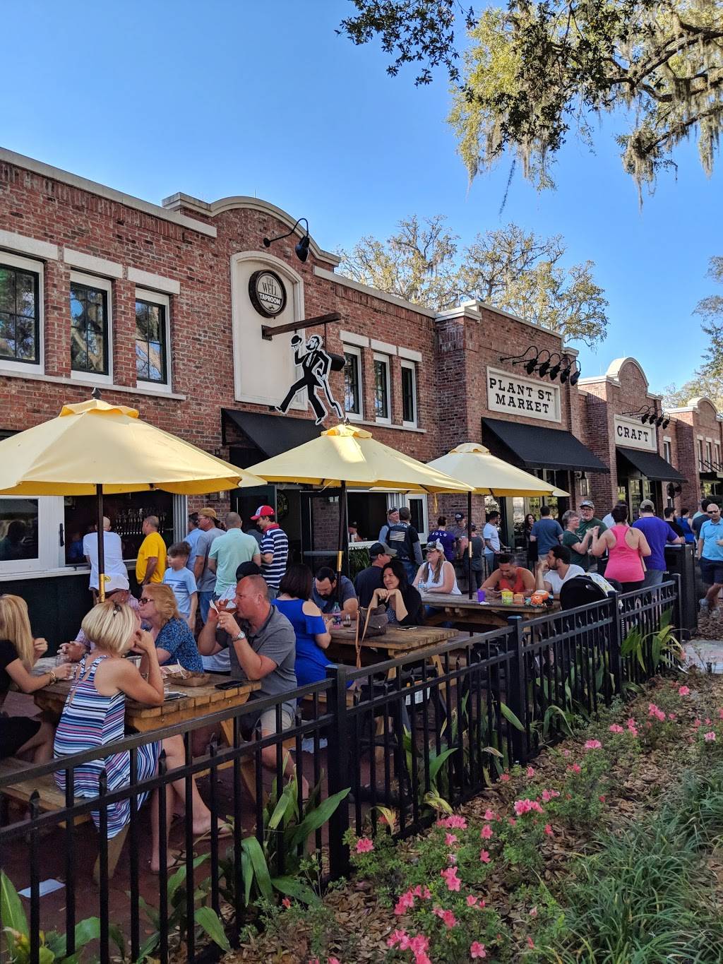 Macd Out | restaurant | 426 W Plant St, Winter Garden, FL 34787, USA | 4073479755 OR +1 407-347-9755