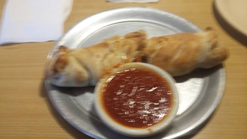 Marios Italian & Country | restaurant | 15415 Patrick Henry Hwy, Amelia Court House, VA 23002, USA | 8045616100 OR +1 804-561-6100