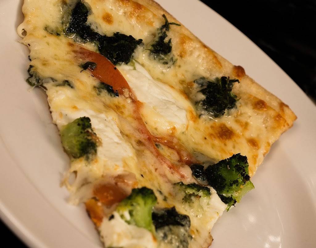 Italianos Englewood | restaurant | 1823 Englewood Rd, Englewood, FL 34223, USA | 9412085200 OR +1 941-208-5200