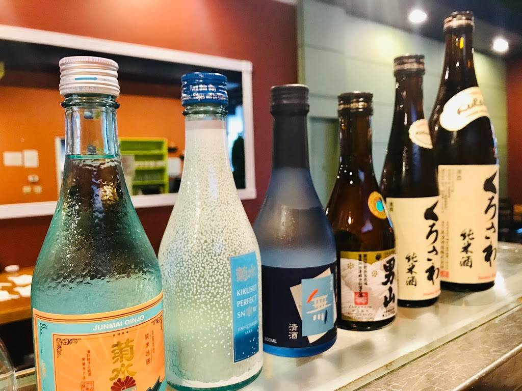 MoMo sushi | restaurant | 15603 Main St #102, Mill Creek, WA 98012, USA | 4252256590 OR +1 425-225-6590