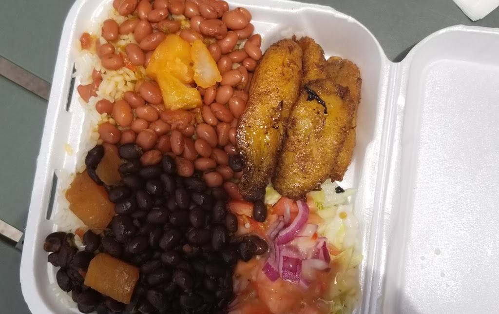 Papis Pinchos | restaurant | 133 W Orange St, Groveland, FL 34736, USA | 3525578033 OR +1 352-557-8033