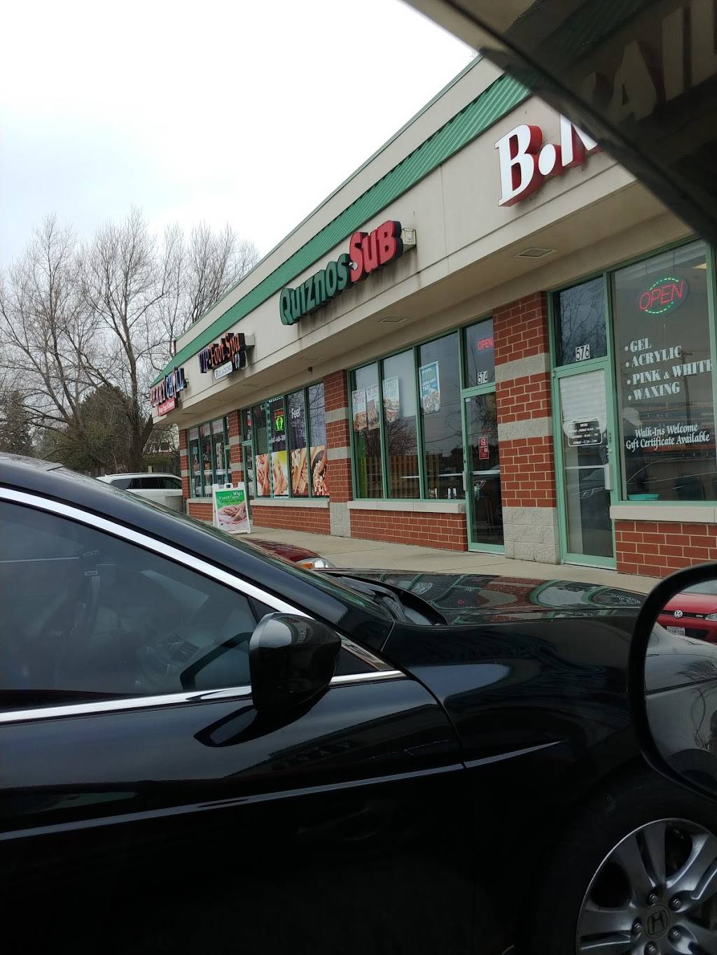 Quiznos | restaurant | 574 E Oakton St, Des Plaines, IL 60018, USA | 8478240478 OR +1 847-824-0478