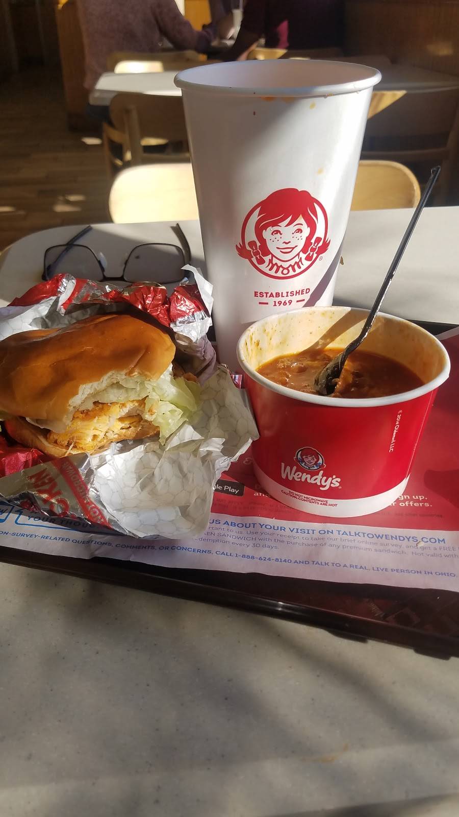 Wendys | restaurant | 14165 Pipeline Ave, Chino, CA 91710, USA | 9095484371 OR +1 909-548-4371
