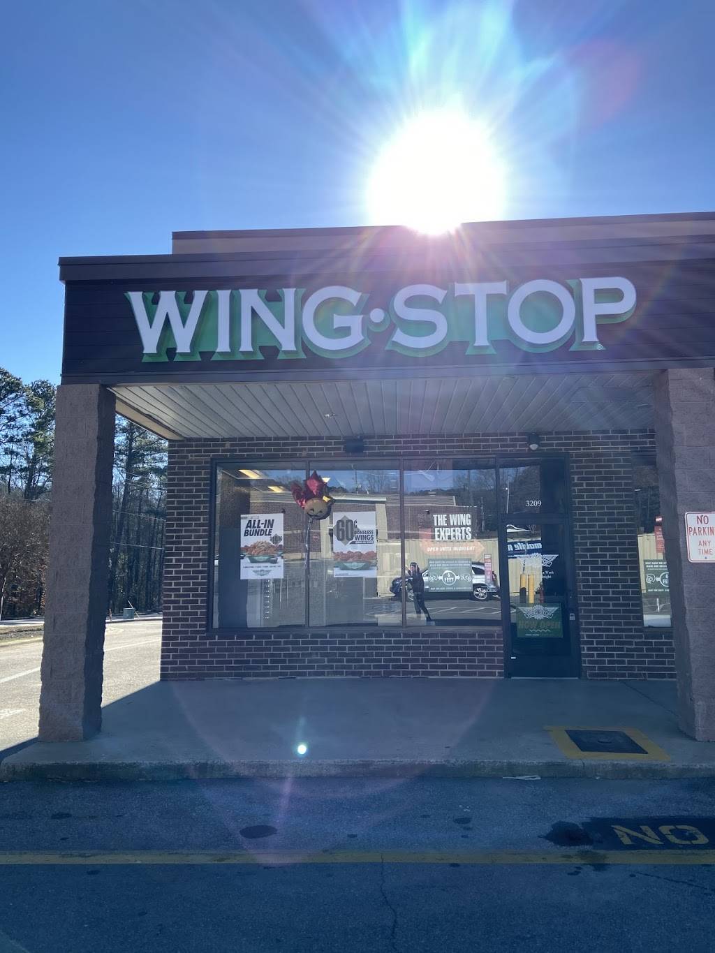 Wingstop | restaurant | 3209 Avent Ferry Rd, Raleigh, NC 27606, USA | 9199774010 OR +1 919-977-4010