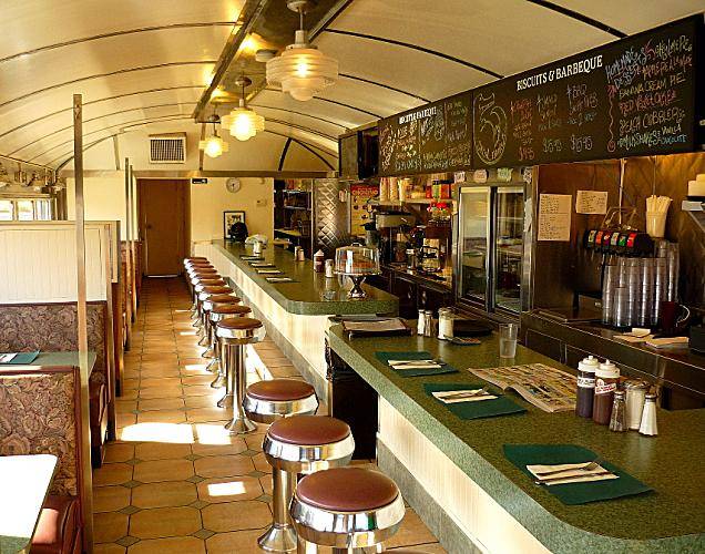 Biscuits and Barbeque | restaurant | 106 E 2nd St, Mineola, NY 11501, USA | 5164939797 OR +1 516-493-9797