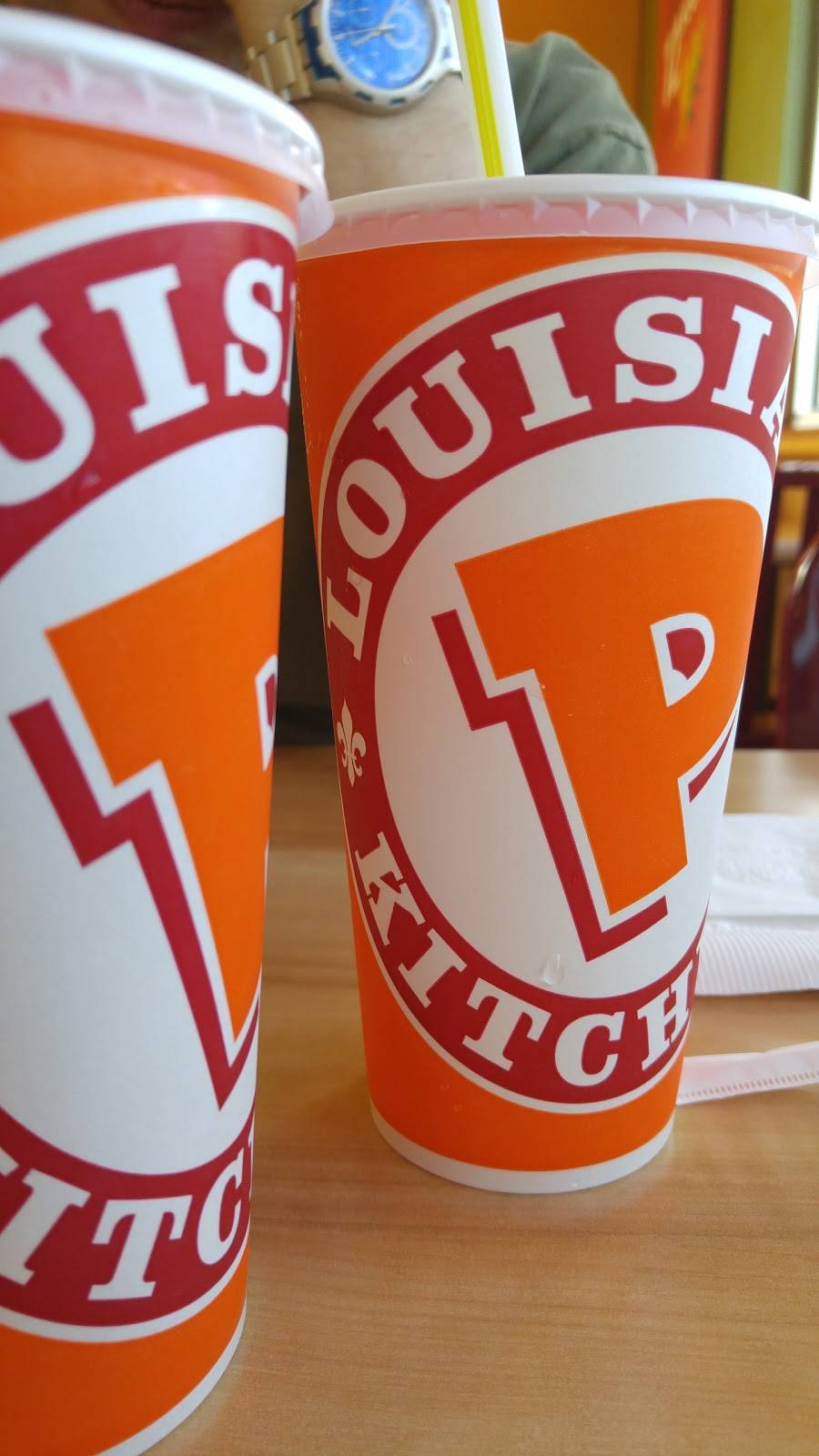 Popeyes Louisiana Kitchen | restaurant | 34960 Enchanted Pkwy S, Federal Way, WA 98003, USA | 2535175472 OR +1 253-517-5472