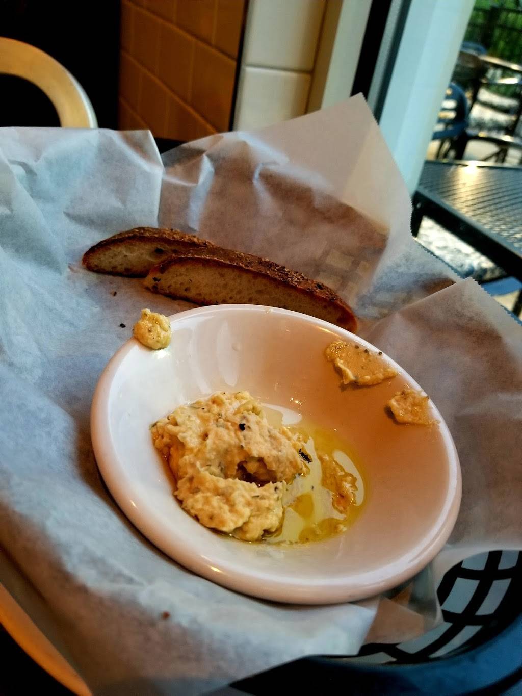 Boathouse Bistro & Pizzeria | restaurant | 19 Shipyard Dr, Hingham, MA 02043, USA | 7817493777 OR +1 781-749-3777