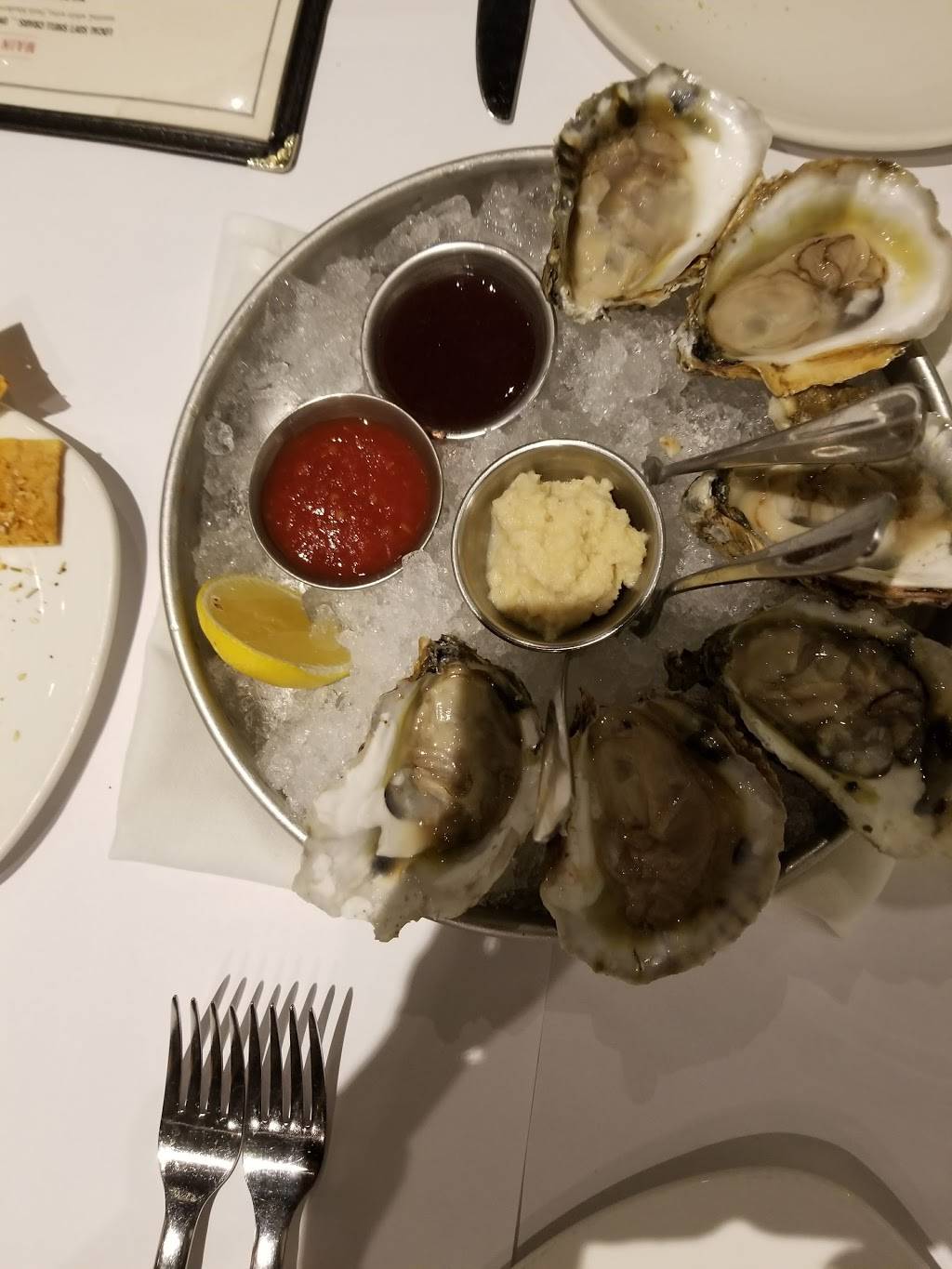 The Grilled Oyster Company | restaurant | 7943 Tuckerman Ln, Potomac, MD 20854, USA | 3012999888 OR +1 301-299-9888