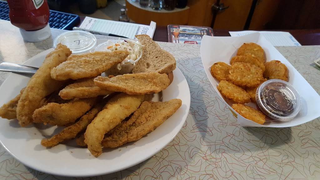 Doyles Moon Saloon | restaurant | 111 County Rd O, Mosinee, WI 54455, USA | 7156936333 OR +1 715-693-6333