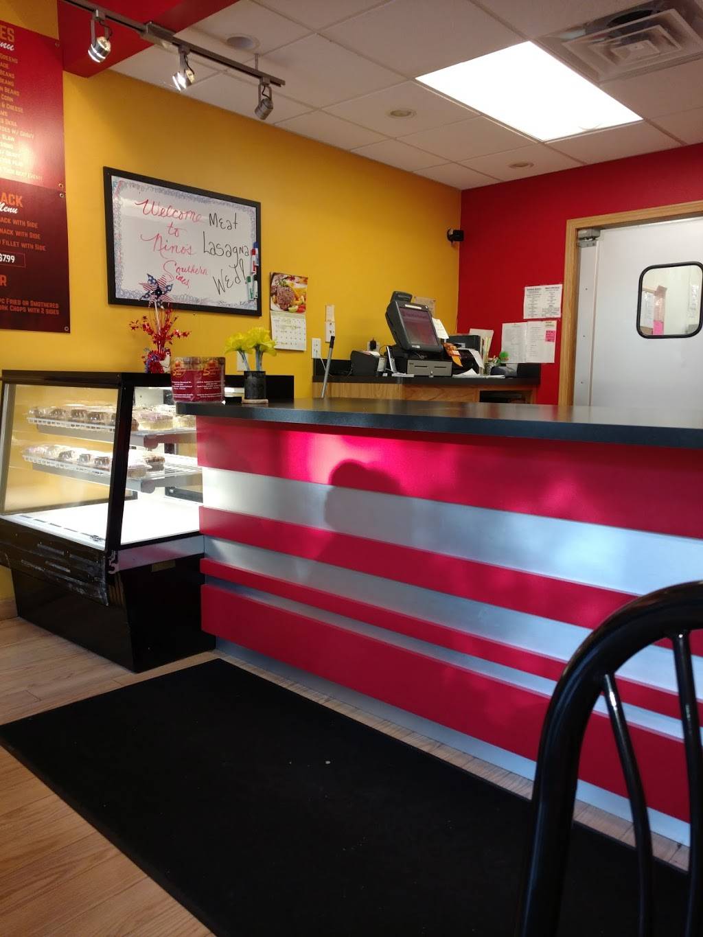 Ninos Southern Sides | restaurant | 4475 N Oakland Ave, Milwaukee, WI 53211, USA | 4149643663 OR +1 414-964-3663