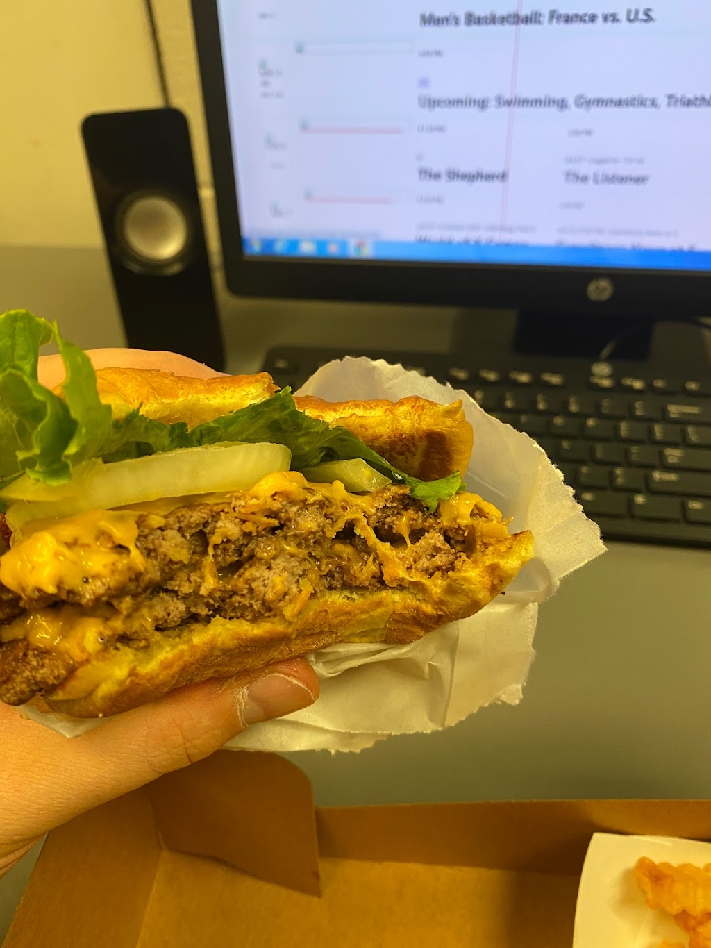 Shake Shack | restaurant | 8500 Peña Blvd, Denver, CO 80249, USA | 7208685936 OR +1 720-868-5936