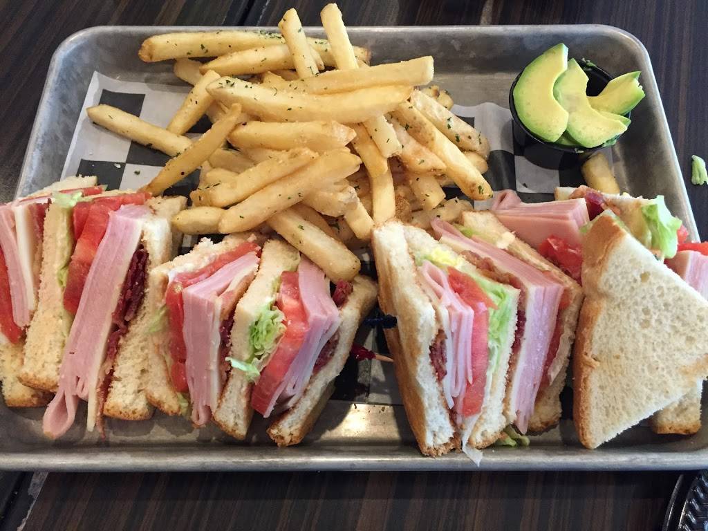 Parkside Bar & Grill | restaurant | 1500 Convention Center Dr, Arlington, TX 76011, USA | 8172618200 OR +1 817-261-8200