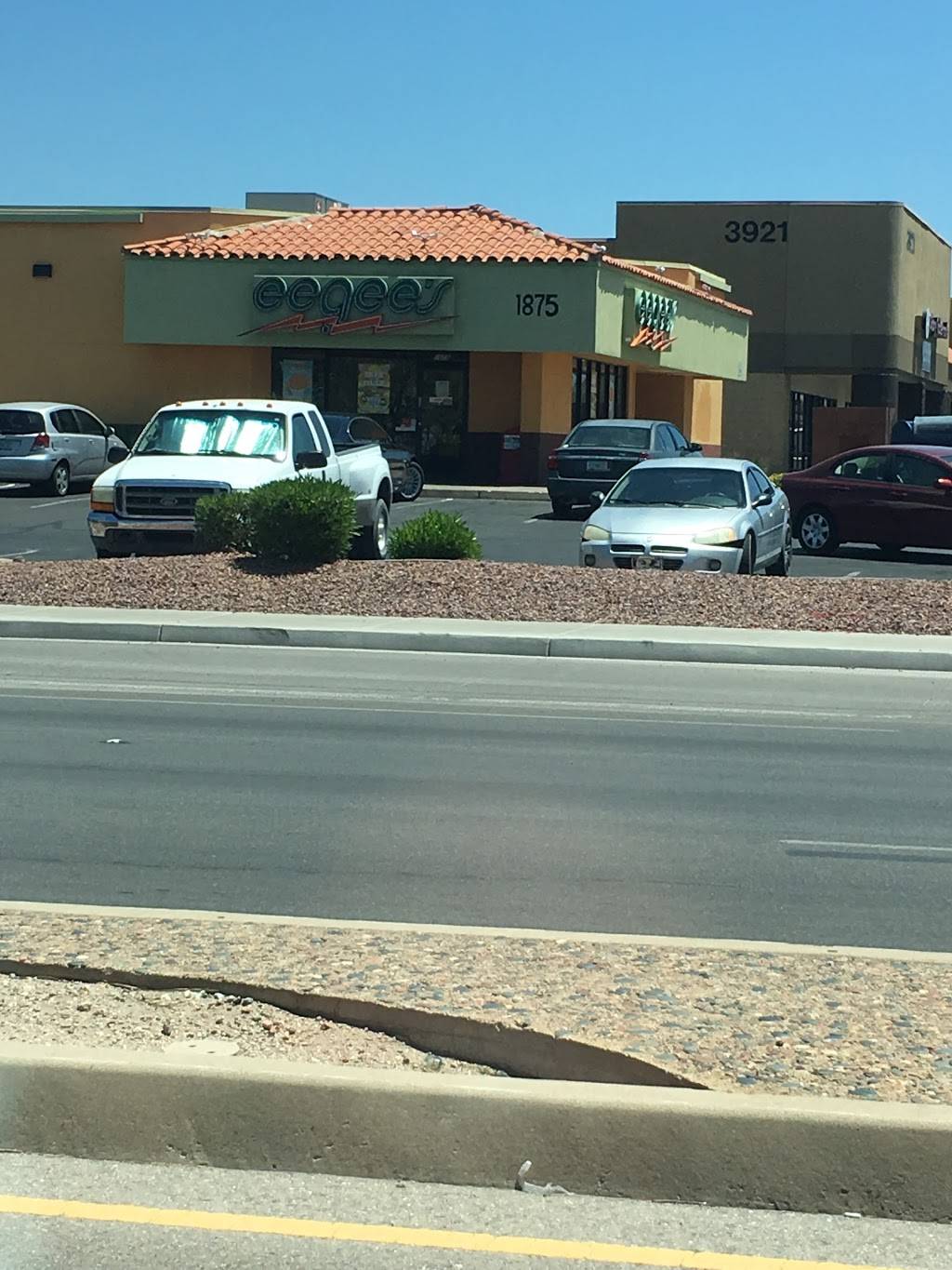 eegees | restaurant | 1875 S Alvernon Way, Tucson, AZ 85711, USA | 5205711666 OR +1 520-571-1666