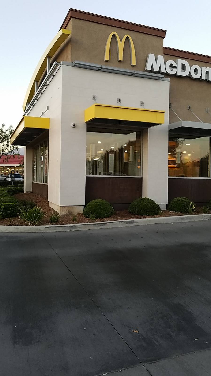 McDonalds | cafe | 12625 Central Ave, Chino, CA 91710, USA | 9095917772 OR +1 909-591-7772