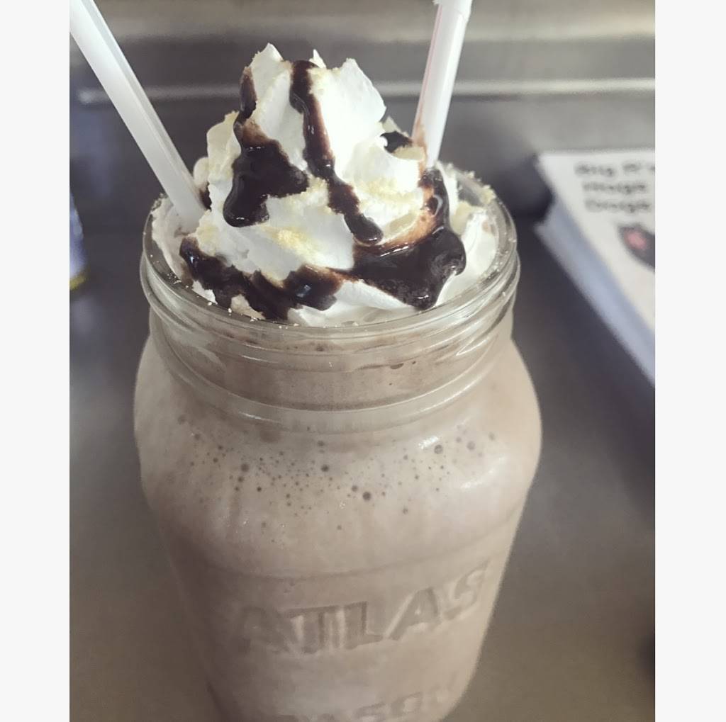 Big Rs Hogs & Dogs | restaurant | 1876 W Ludington Dr, Farwell, MI 48622, USA | 9895444066 OR +1 989-544-4066