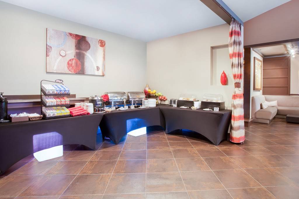 Entre Bar and Grill | restaurant | 1725 E Algonquin Rd, Schaumburg, IL 60173, USA | 8472210622 OR +1 847-221-0622