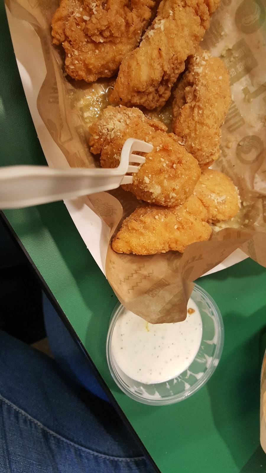 Wingstop | restaurant | 29 Warren St, Randolph, MA 02368, USA | 7819639464 OR +1 781-963-9464