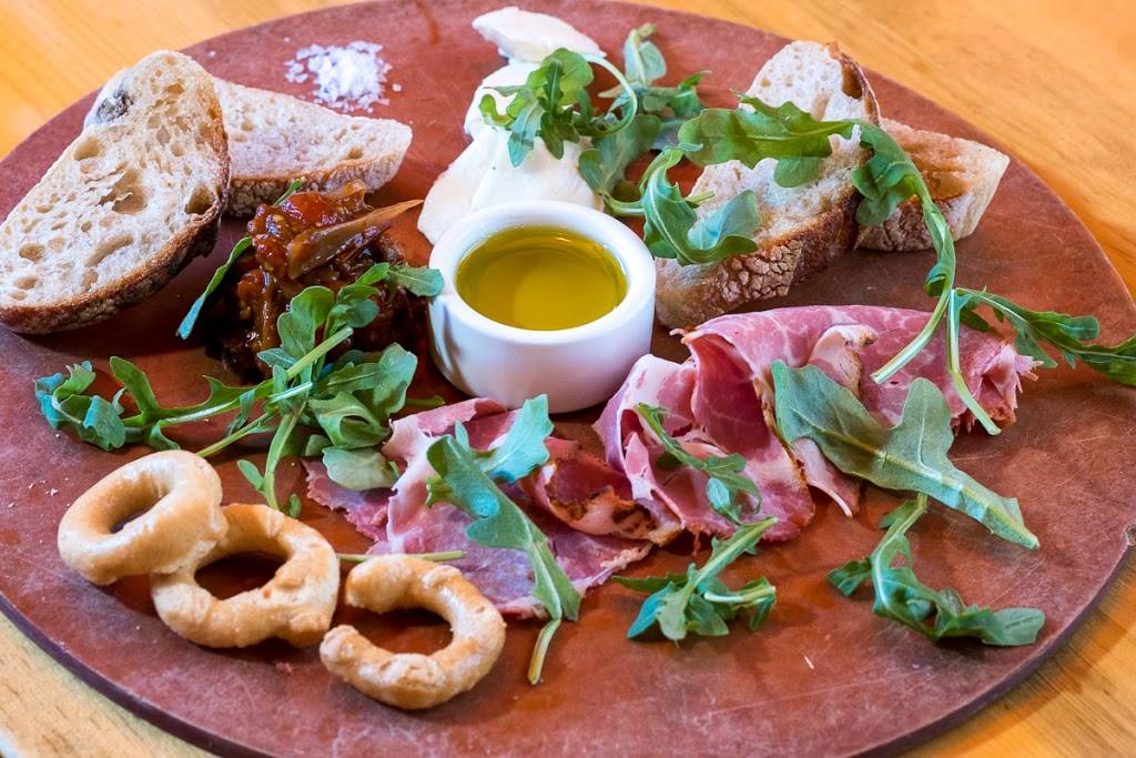 Mtuccis Italian | restaurant | 6001 Winter Haven Rd NW M, Albuquerque, NM 87120, USA | 5055037327 OR +1 505-503-7327