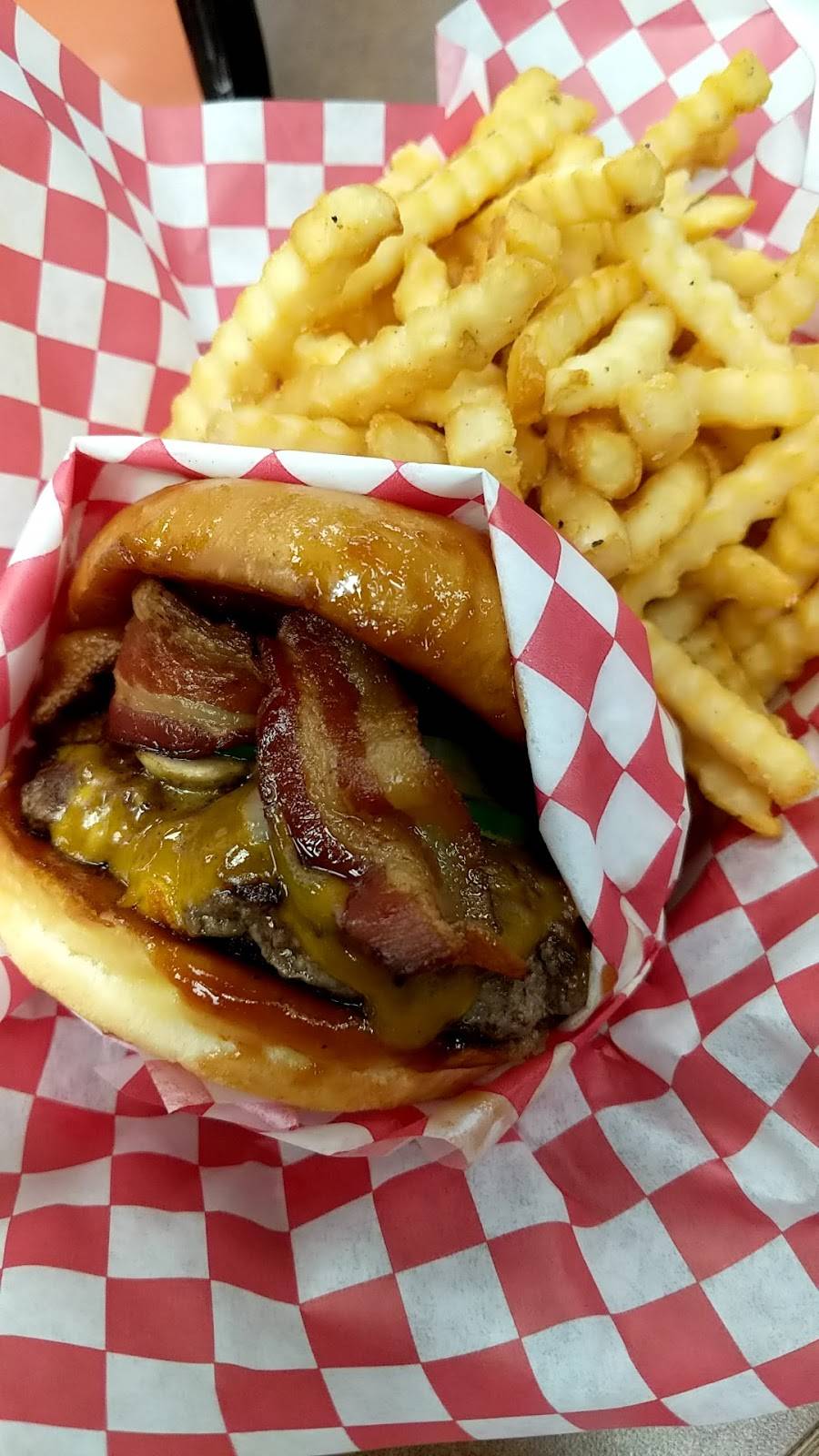 Midnight at Burnies Drive-Up | restaurant | 3221 W Hammer Ln, Stockton, CA 95209, USA | 2099520057 OR +1 209-952-0057