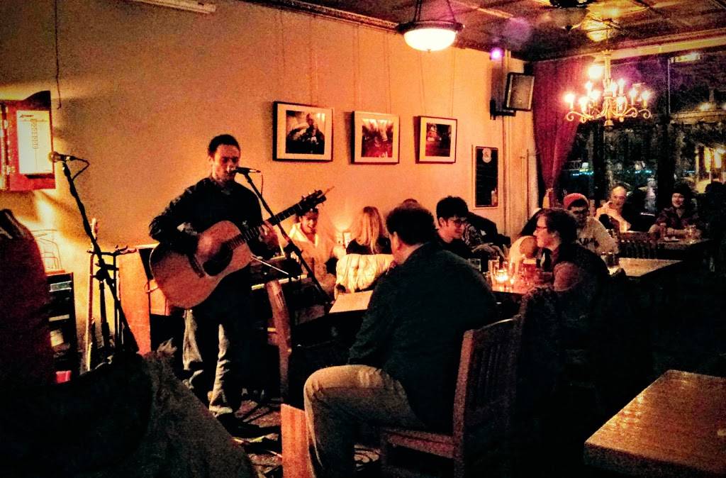 Daves... On St. Clair | restaurant | 730 St Clair Ave W, Toronto, ON M6C 1B3, Canada | 4166573283 OR +1 416-657-3283