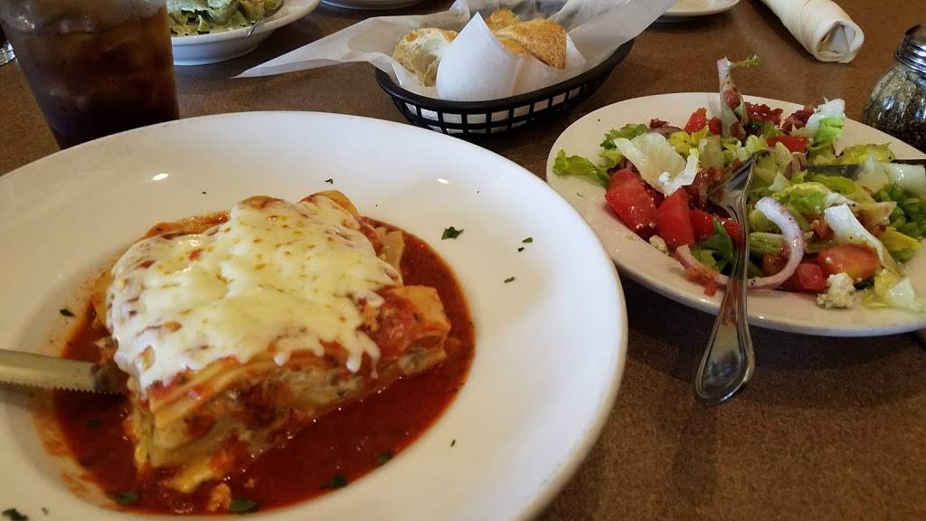 Luccheses Italian Restaurant | restaurant | 655 County Rd 17 #9, Elkhart, IN 46516, USA | 5745224137 OR +1 574-522-4137