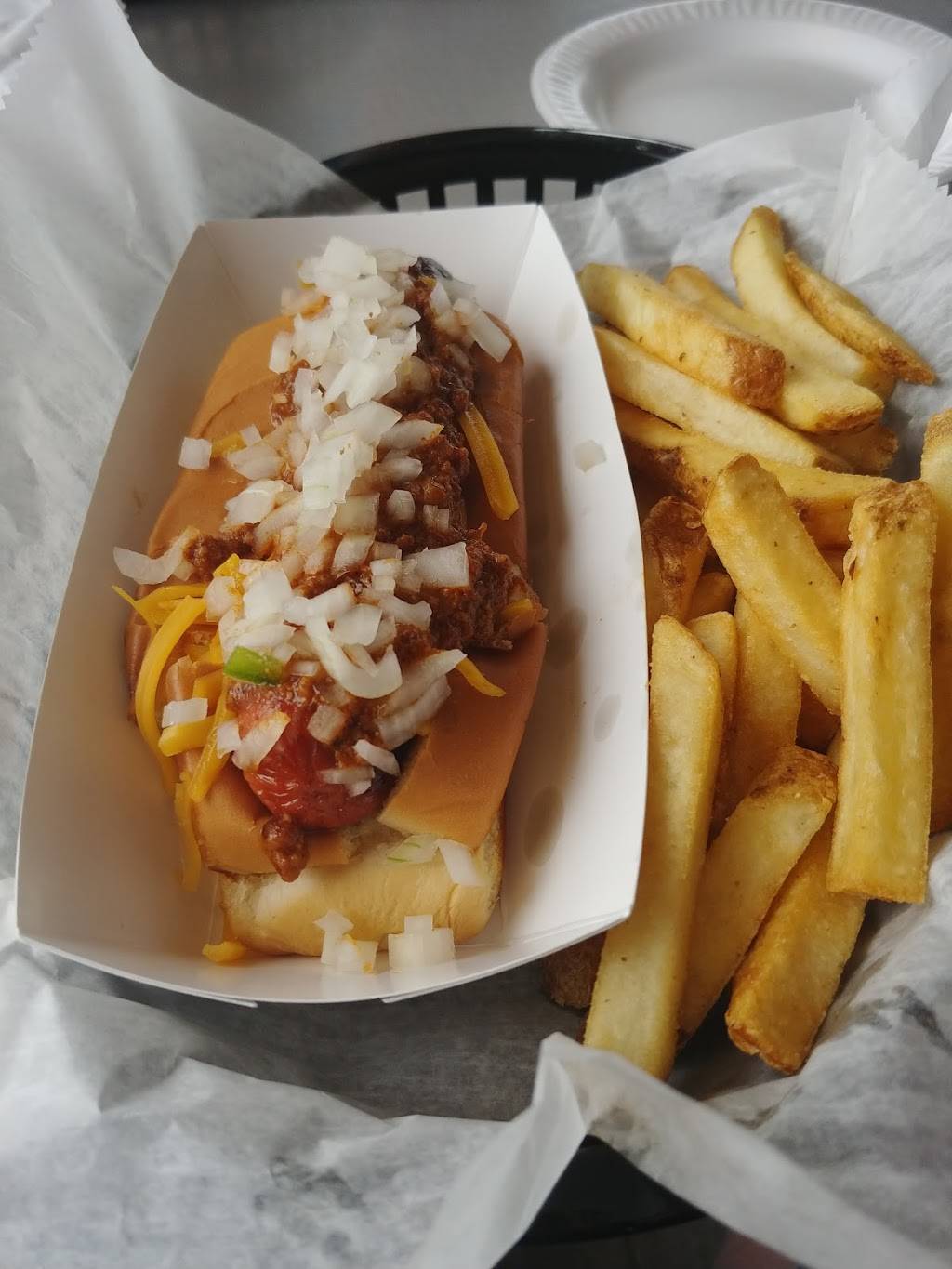 SurfDog Bites & Brews | restaurant | 204 N New River Dr A, Surf City, NC 28445, USA | 9105412358 OR +1 910-541-2358