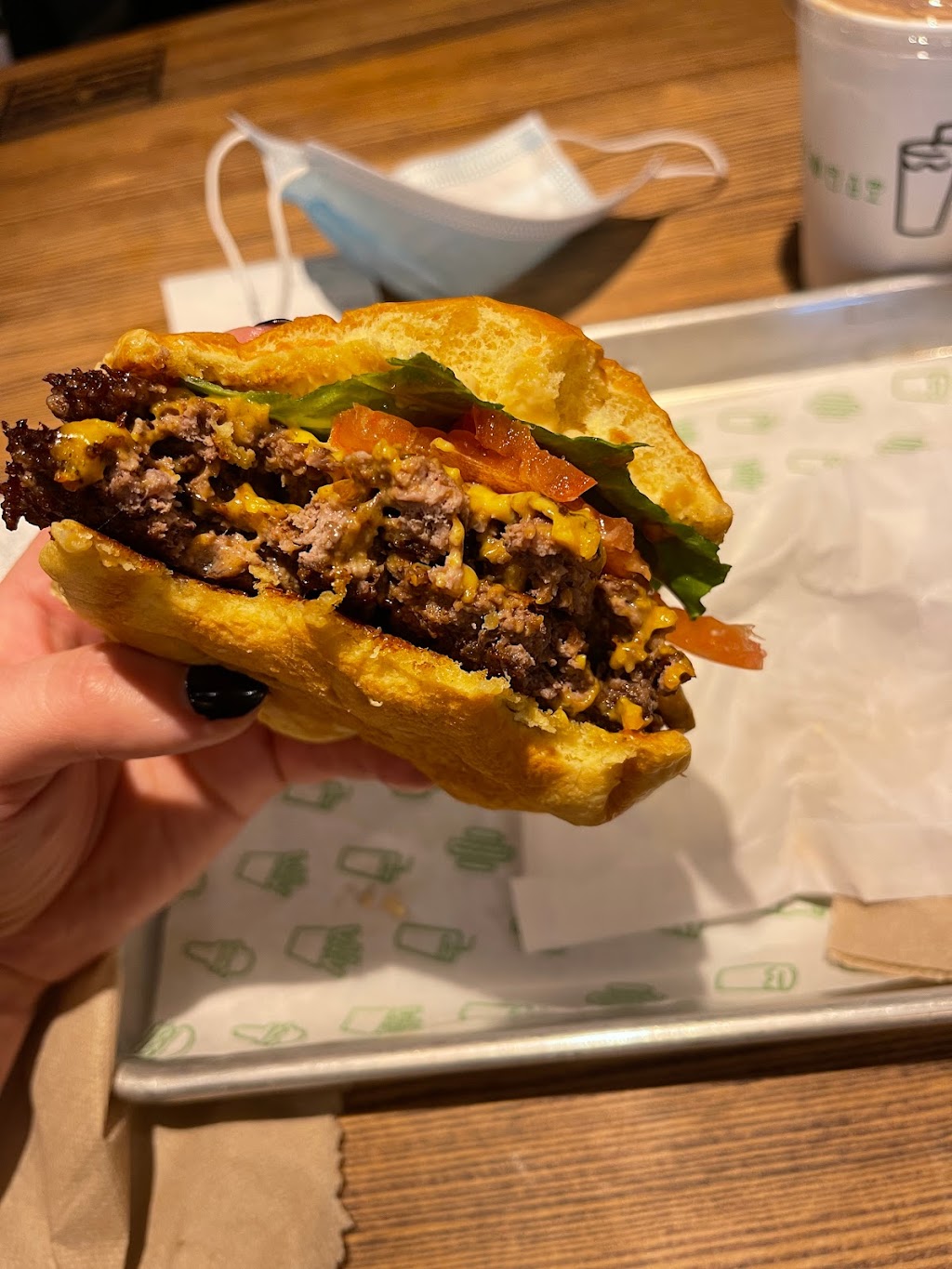 Shake Shack | restaurant | 8500 Peña Blvd, Denver, CO 80249, USA | 7208685936 OR +1 720-868-5936