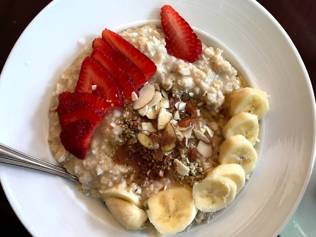 Ronis Diner | restaurant | 9911 Santa Monica Blvd, Beverly Hills, CA 90212, USA | 3107720044 OR +1 310-772-0044