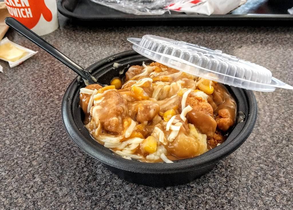 KFC | restaurant | 2408 Lake Rd, Dyersburg, TN 38024, USA | 7312859373 OR +1 731-285-9373