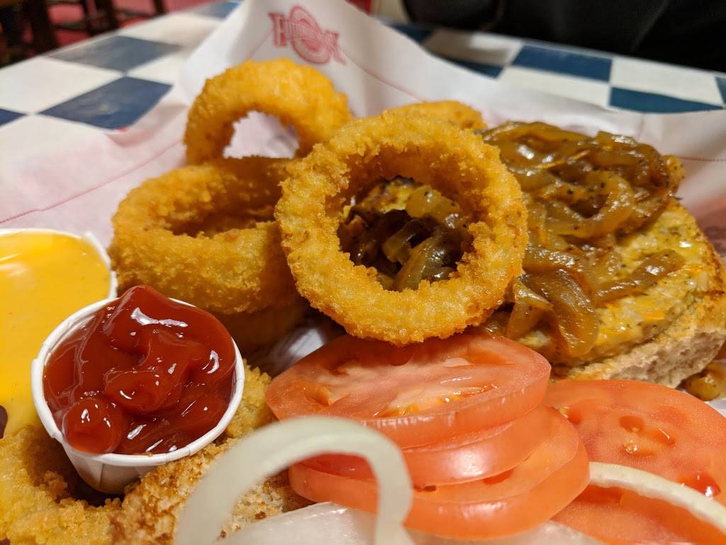 Fuddruckers | restaurant | 2300 E Market St, York, PA 17402, USA | 7177188070 OR +1 717-718-8070