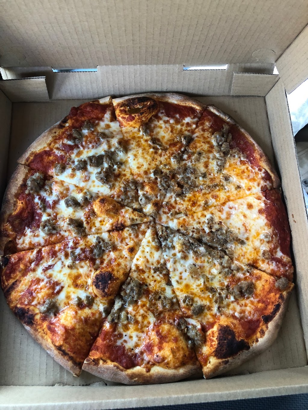 Flying Dog Wood Fired Pizza & Vinyl | restaurant | 65 S Main St, Willits, CA 95490, USA | 7074594747 OR +1 707-459-4747