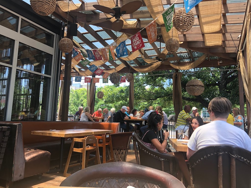 Diablos Tacos & Mezcalería | restaurant | 300 President Clinton Ave, Little Rock, AR 72201, USA | 5015002323 OR +1 501-500-2323