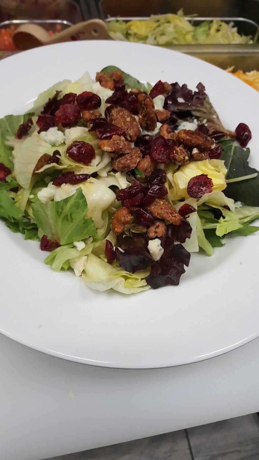 Hurricane Grill & Wings | restaurant | 829 Broadway, Newburgh, NY 12550, USA | 8455628200 OR +1 845-562-8200