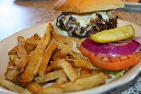 Lil Rizzos Restaurant - Lake Ozark | restaurant | 2146 Horseshoe Bend Pkwy, Lake Ozark, MO 65049, USA | 5733653003 OR +1 573-365-3003