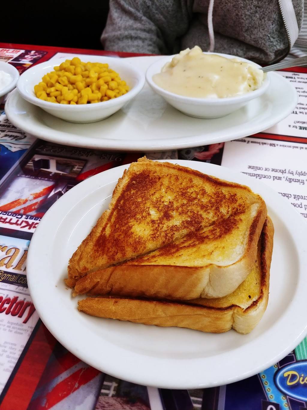 Jesses Restaurant | restaurant | 1134 S Memorial Dr, Tulsa, OK 74112, USA | 9188329052 OR +1 918-832-9052