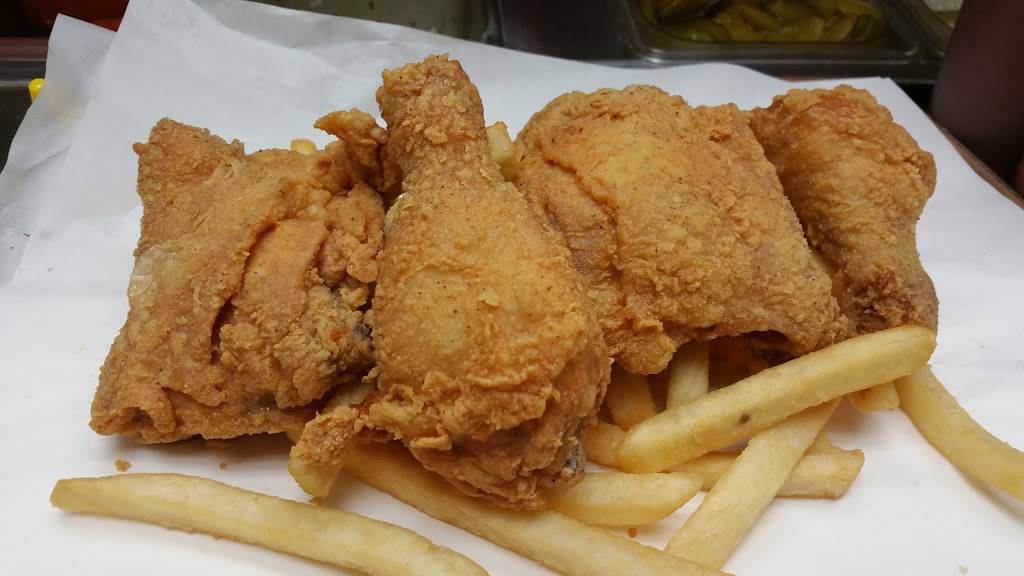 Happy Fish & Chicken | restaurant | 5 S Cicero Ave, Chicago, IL 60644, USA | 7733794444 OR +1 773-379-4444