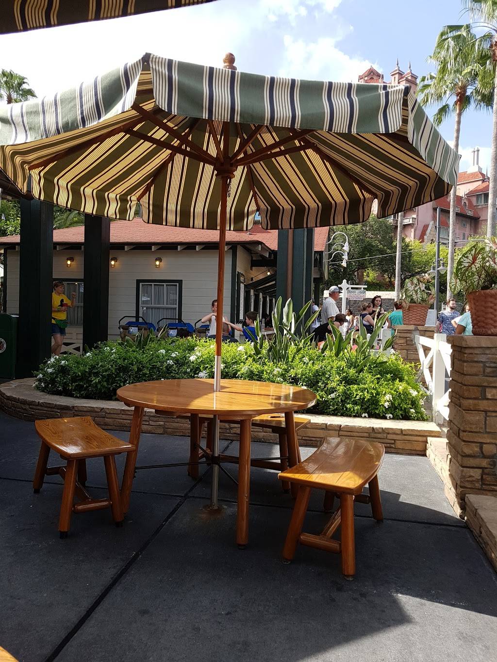 Fairfax Fare | restaurant | 351 S Studio Dr, Orlando, FL 32836, USA | 4079393463 OR +1 407-939-3463