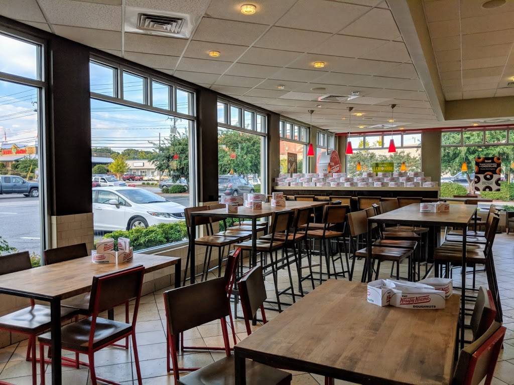 Krispy Kreme | bakery | 2401 Battleground Ave, Greensboro, NC 27408, USA | 3365401594 OR +1 336-540-1594