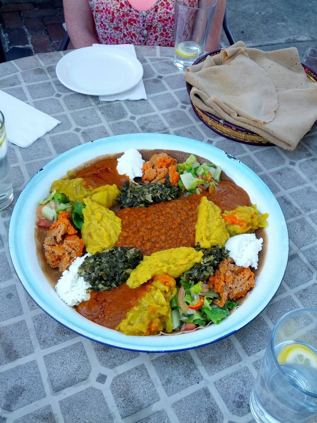 Meskel Restaurant | restaurant | 2605 E Cherry St, Seattle, WA 98122, USA | 2068601724 OR +1 206-860-1724