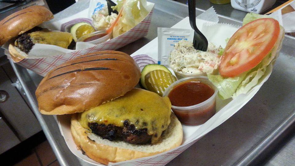 Cigars & Stripes BBQ Lounge | night club | 6715 Ogden Ave, Berwyn, IL 60402, USA | 7084841043 OR +1 708-484-1043