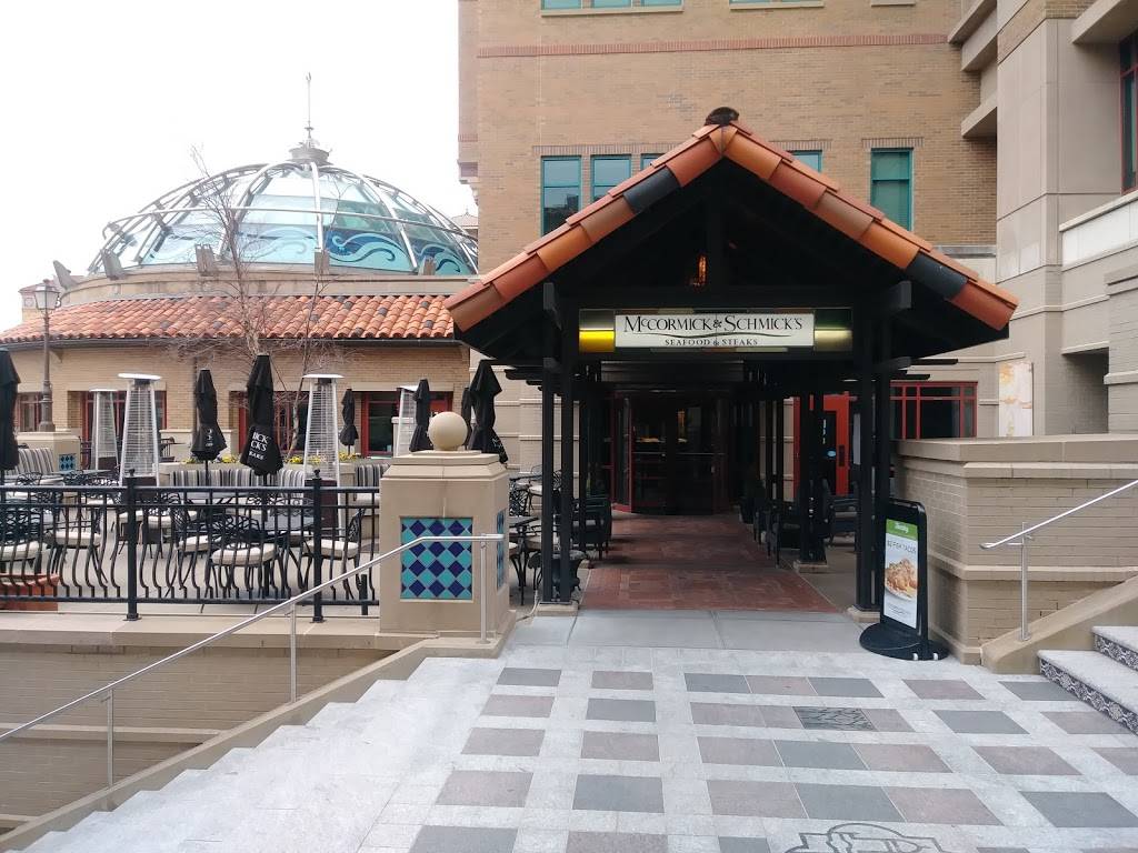 McCormick & Schmicks Seafood & Steaks | restaurant | 448 W 47th St, Kansas City, MO 64112, USA | 8165316800 OR +1 816-531-6800