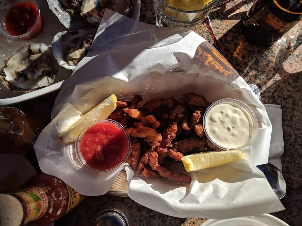 Gs Boat House Raw Bar & Grill | restaurant | 200 Main St, Huntington Beach, CA 92648, USA | 7149693100 OR +1 714-969-3100