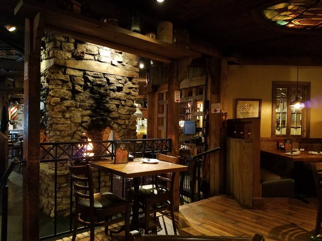 The Village Squire (McHenry) | restaurant | 4512 W Elm St, McHenry, IL 60050, USA | 8153850900 OR +1 815-385-0900