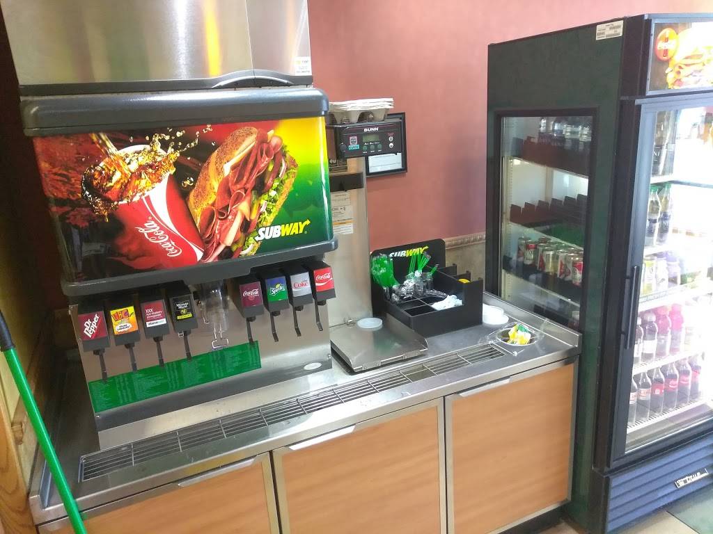 Subway Restaurants | restaurant | 43153 Woodward Ave, Bloomfield Hills, MI 48302, USA | 2483382200 OR +1 248-338-2200