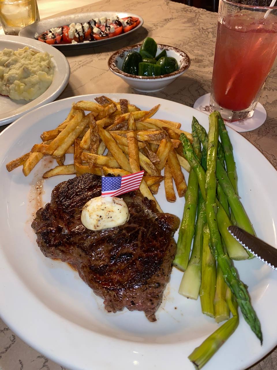 Teds Montana Grill | restaurant | 1954 Village Green Way, Tallahassee, FL 32308, USA | 8505618337 OR +1 850-561-8337