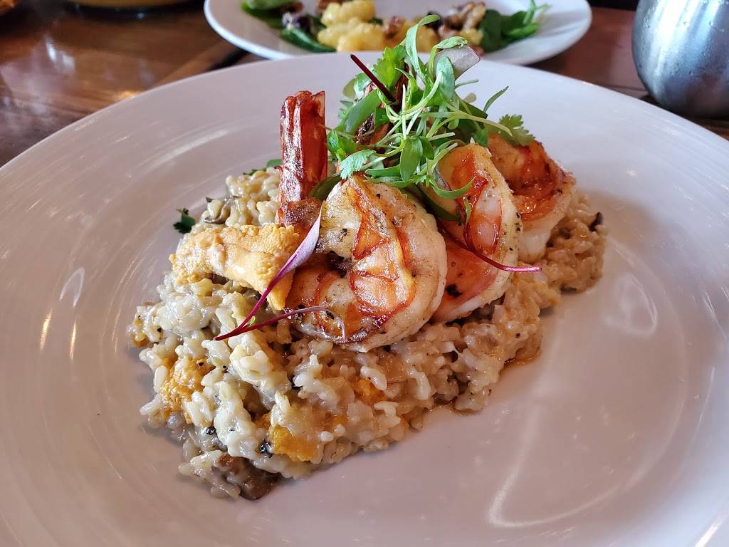 Pier 215 | restaurant | 7060 S Durango Dr Suite 101, Las Vegas, NV 89113, USA | 7025863311 OR +1 702-586-3311