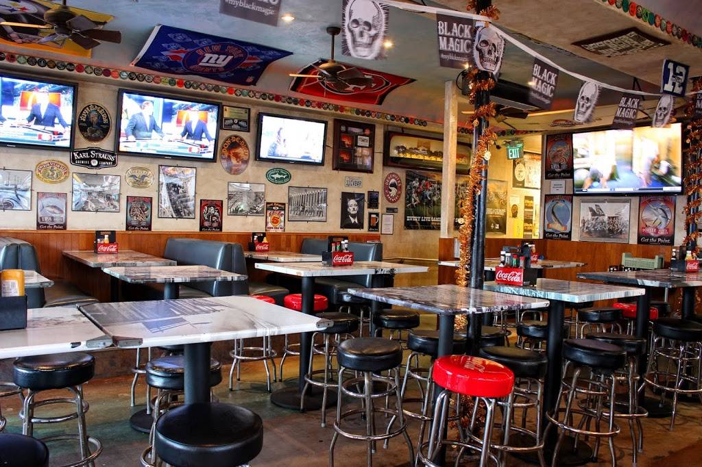 Coaster Saloon | restaurant | 744 Ventura Pl, San Diego, CA 92109, USA | 8584884438 OR +1 858-488-4438