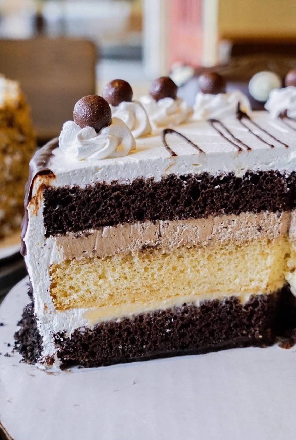 Aladdins Eatery Mayfield | restaurant | 775 Som Center Rd, Cleveland, OH 44143, USA | 4406841168 OR +1 440-684-1168